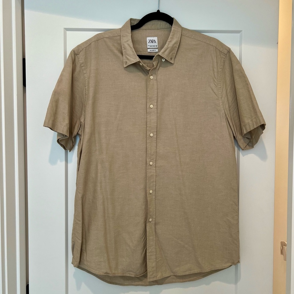Zara Men Khaki Short Sleeve Button Down (XL)